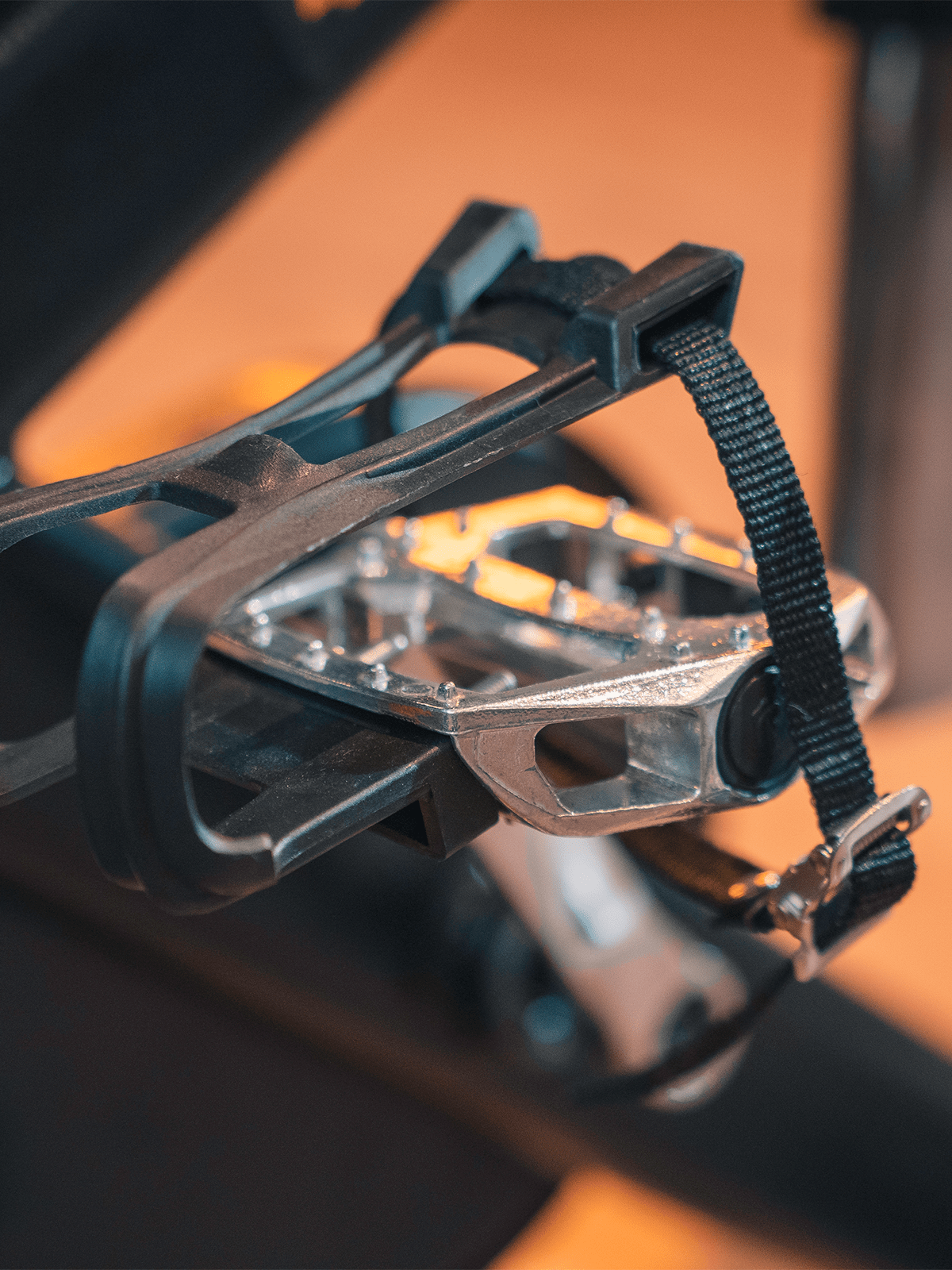 Bike Mega Spinning PRO 18K - Bicicleta Indoor Profissional - MegaGym