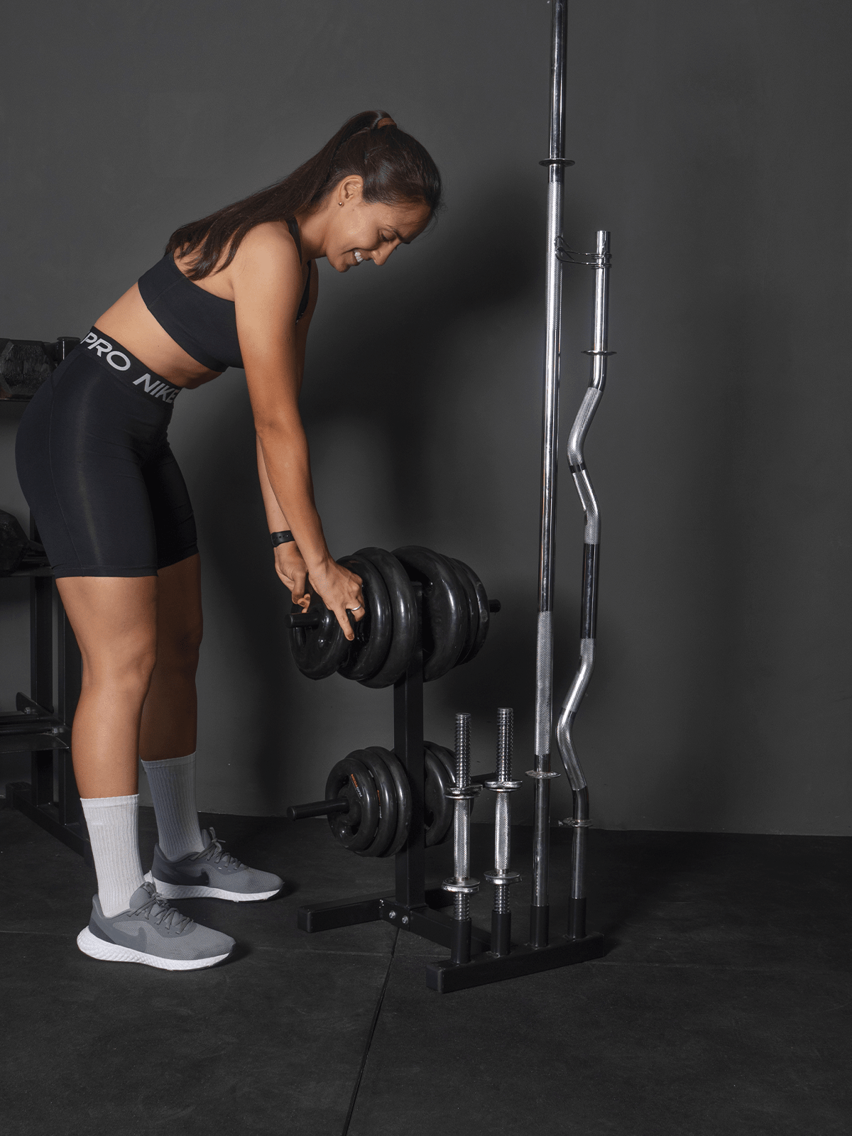 Suporte Profissional P/ Barras E Anilhas 300kg - MegaGym