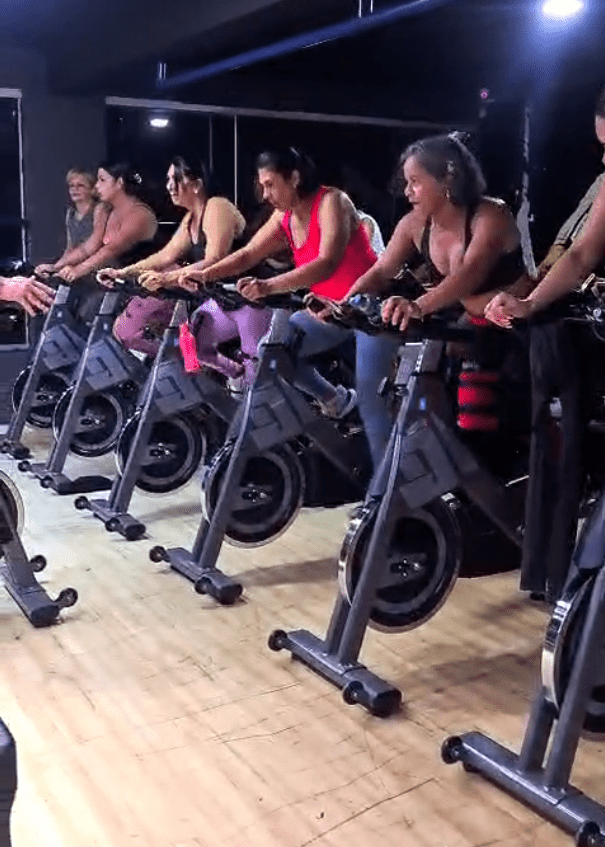 Bike Profissional Magnética Forza Pro 20K | Com Monitor Digital | Resistência Magnética | Disco de Inercia 18Kg | Suporta 170Kg - MegaGym
