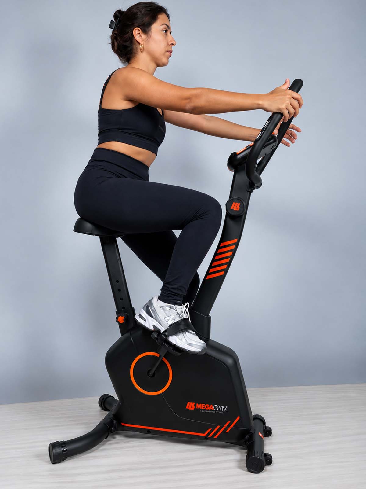 Bicicleta Ergométrica Vertical Soft Motion 3000 - MegaGym