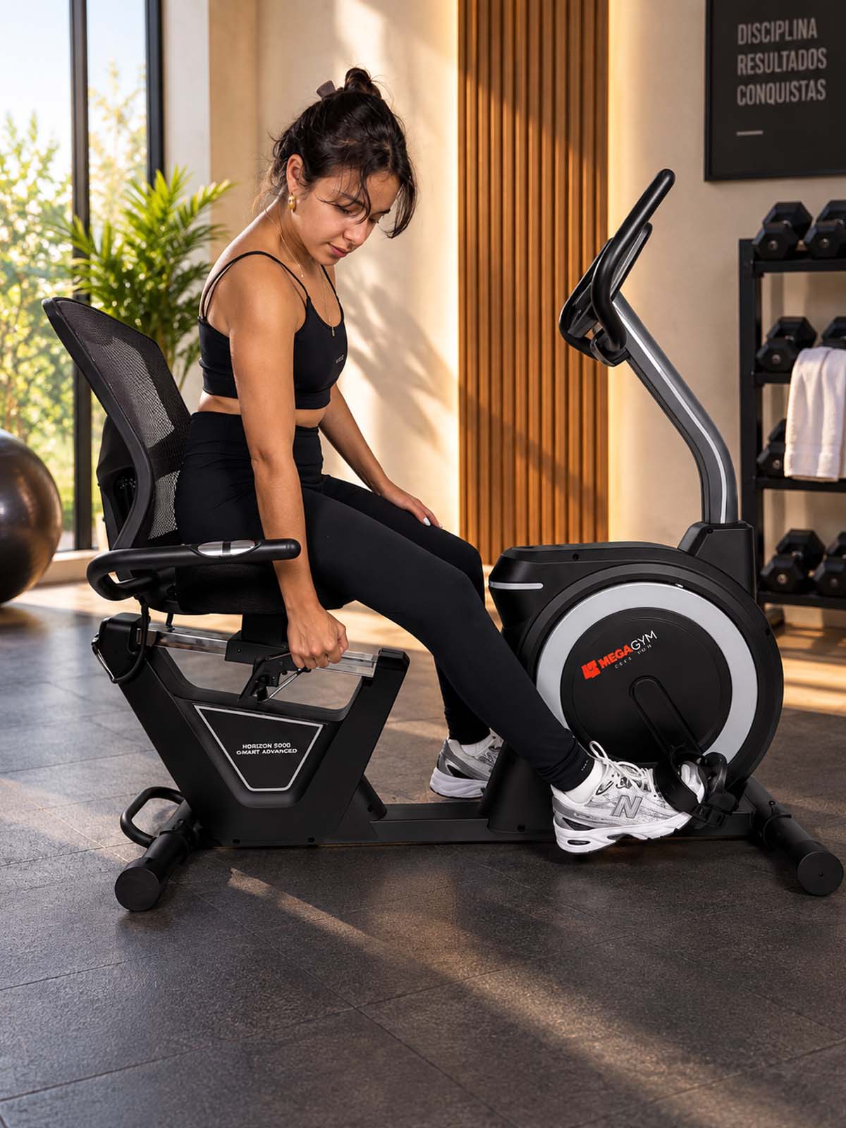 Bike Horizontal Horizon 5000 Smart Advanced | Ajuste Automático de Carga | Bluetooth | Resistência Magnética | Suporta 130Kg