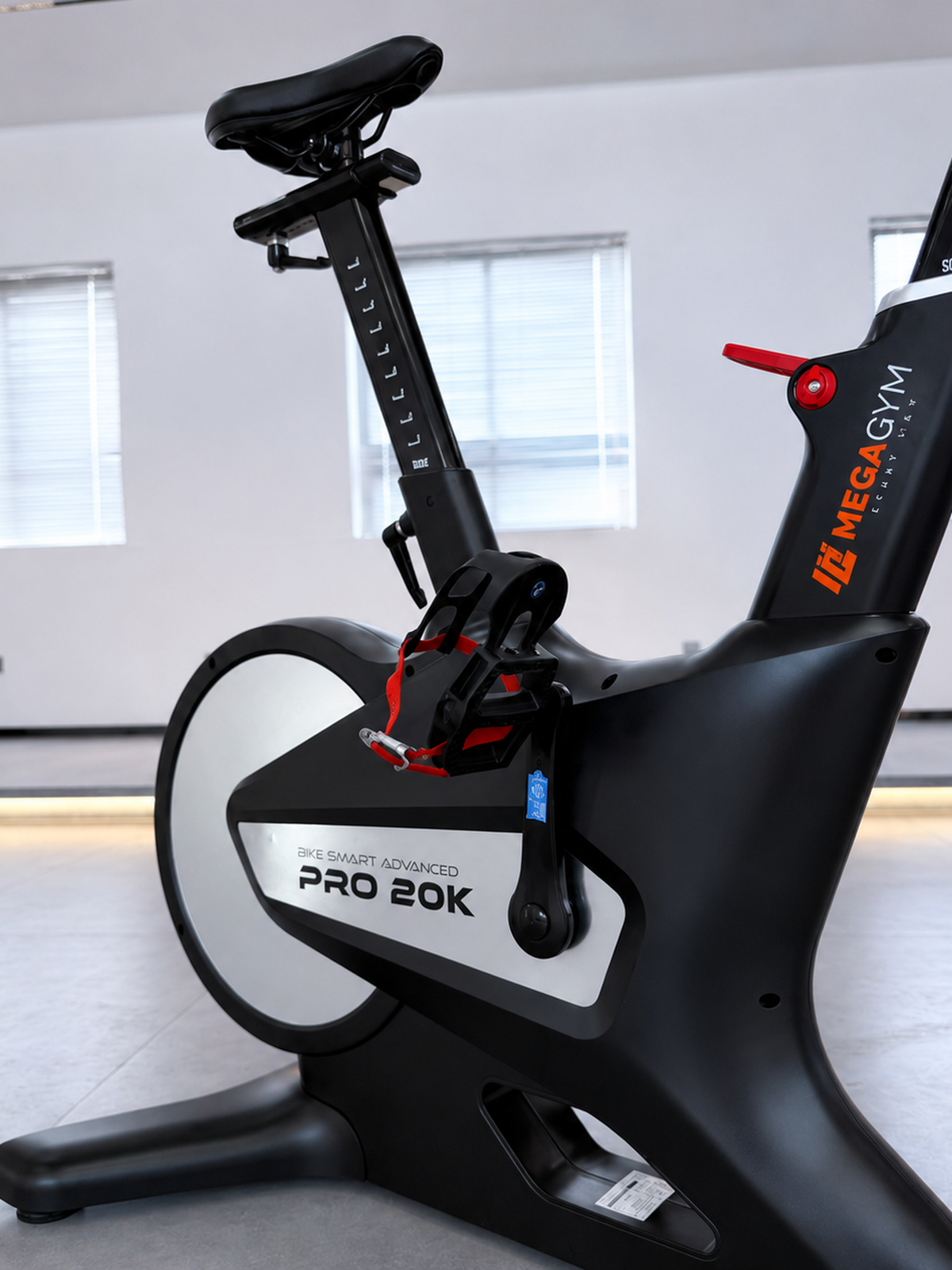 Bike Profissional Smart Advanced Pro 20K | Ajuste Automático De Intensidade | Disco De Inercia 20K | Suporta 150Kg