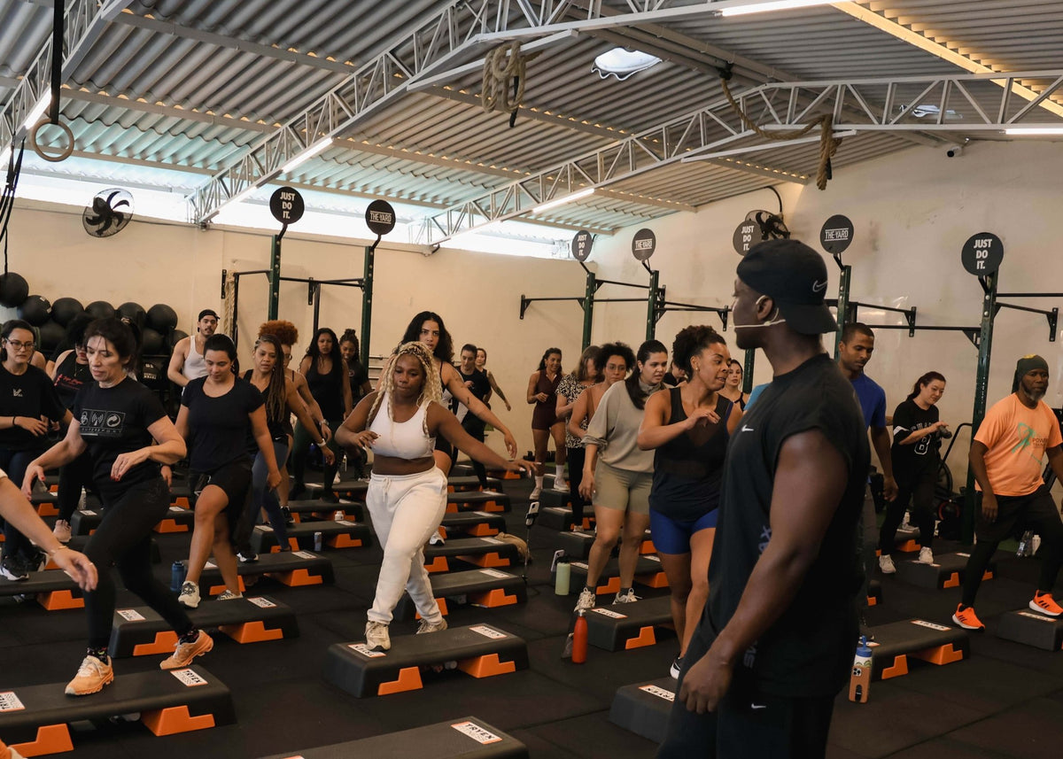 Step Academia Profissional Com Altura Ajustável 3 Níveis - MegaGym