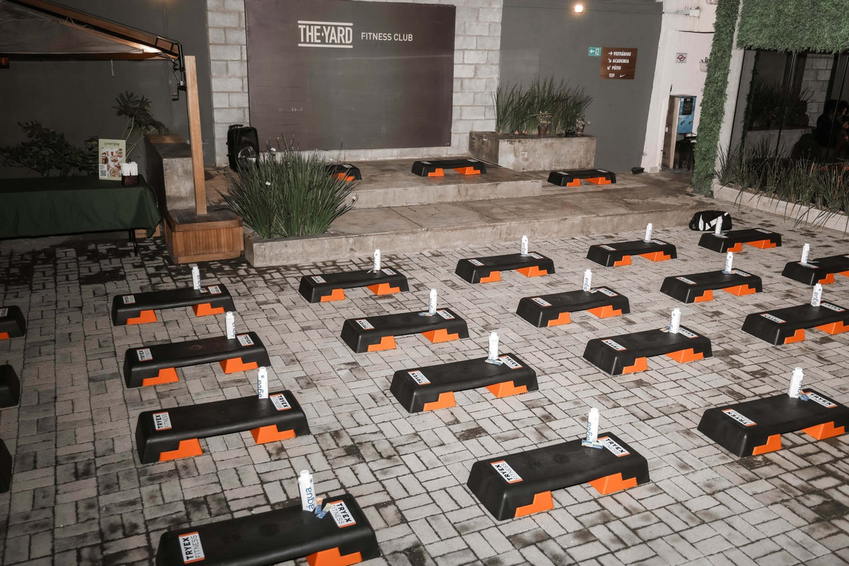 Step Academia Profissional Com Altura Ajustável 3 Níveis - MegaGym